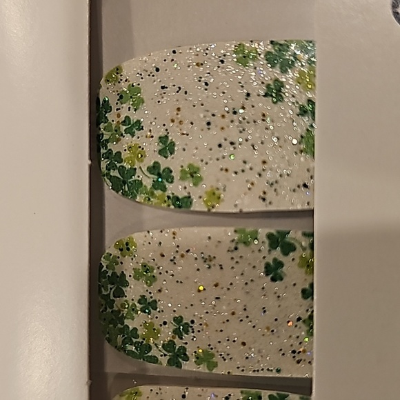 NWT Color Street - Picture 3 of 6